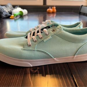 Mint Vans, size 9. NWOT